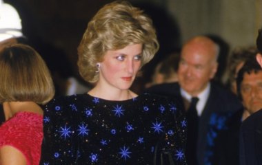 Платье принцессы Дианы ушло с аукциона за рекордную сумму (фото)