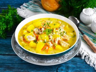 Сирний суп з куркою: як приготувати ситну французьку страву