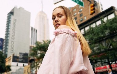 Alyosha призналась, сколько потратила на жизнь в США и как ее маленькие дети зарабатывают деньги