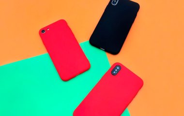 Буде як новий: 5 способів очистити силіконовий чохол для смартфона від жовтизни