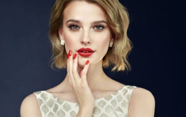 Модные праздничные прически и укладки для девушек 2019-2020