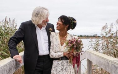 Лидер Pink Floyd женился на своей водительнице