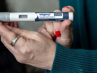 Уколи для схуднення можуть допомогти кинути пити — результати дослідження