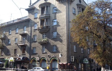Високі стелі у сталінках: для кого їх робили та в чом їх особливість