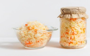 Квашеная капуста: польза и вред для организма, для женщин и мужчин
