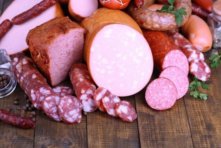 Дієтологи назвали 5 продуктів, від яких краще відмовитись після 30