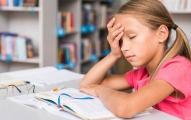 Лікар розповіла про небезпечну причину стомлюваності школярів