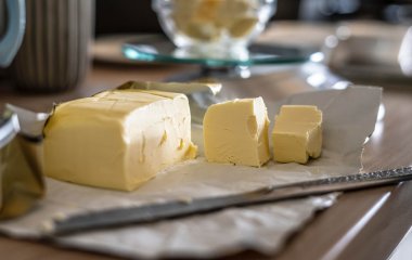 Как правильно хранить сливочное масло, чтобы не теряло аромат и вкус