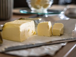Как правильно хранить сливочное масло, чтобы не теряло аромат и вкус