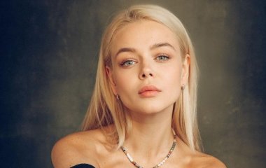 Алина Гросу впервые за год вернулась в Украину и восхитила семейными фото