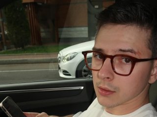 Відомий український співак викрив схему, яка краде його заробітки: