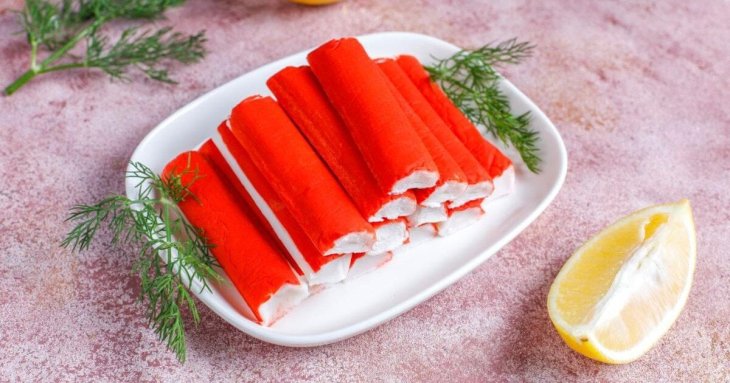 З чого роблять крабові палочки: шукємо морепродукти