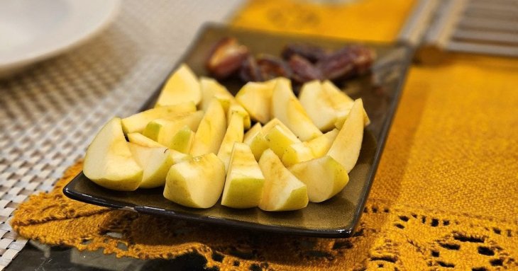 Як знизити холестерин без ліків: один продукт, який варто їсти на ніч