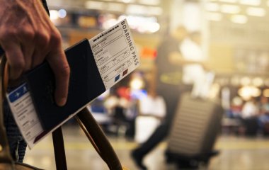 Туристки летіли до Франції, а опинились в Африці: як помилка працівника перетворила подорож на пригоду