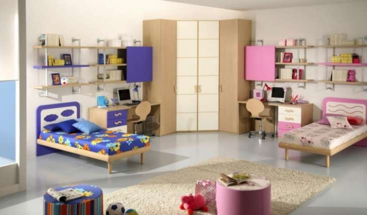 Зонирование детской комнаты с помощью стеллажей и ящиков