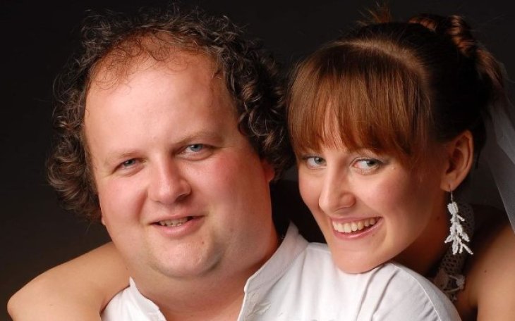 Виктор Бронюк в 15 годовщину брака показал архивные фото со своей свадьбы