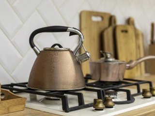 Яким народним способом можна легко прибрати накип із чайника