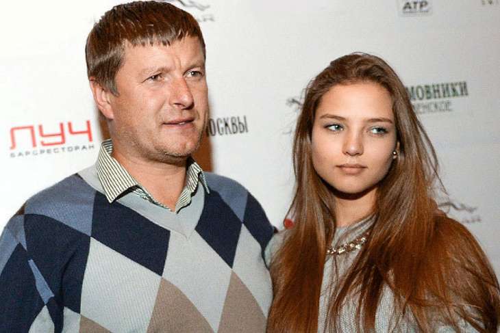 Евгений Кафельников обвинил дочь в алкоголизме