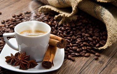 Медики назвали п'ять знаків, які вказують на проблеми зі здоров'ям через каву