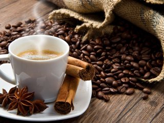 Медики назвали п'ять знаків, які вказують на проблеми зі здоров'ям через каву