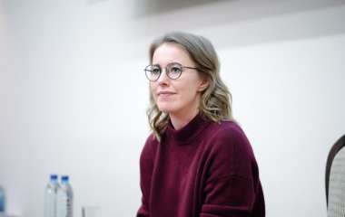Ксения Собчак считает, что не похожа на отражение в зеркале