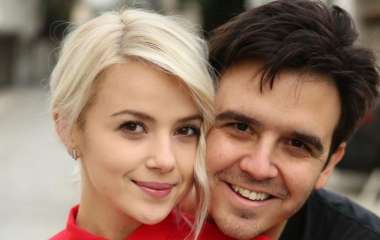 Известная украинская певица показала редкие фото с мужем-иностранцем в день его рождения