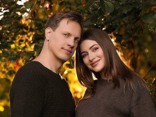 Вагітна Катерина Тишкевич просто перед пологами зачарувала ніжним фотосетом з чоловіком Томусяком