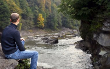Вчені з’ясували, в якому віці людина почувається найбільш нещасною