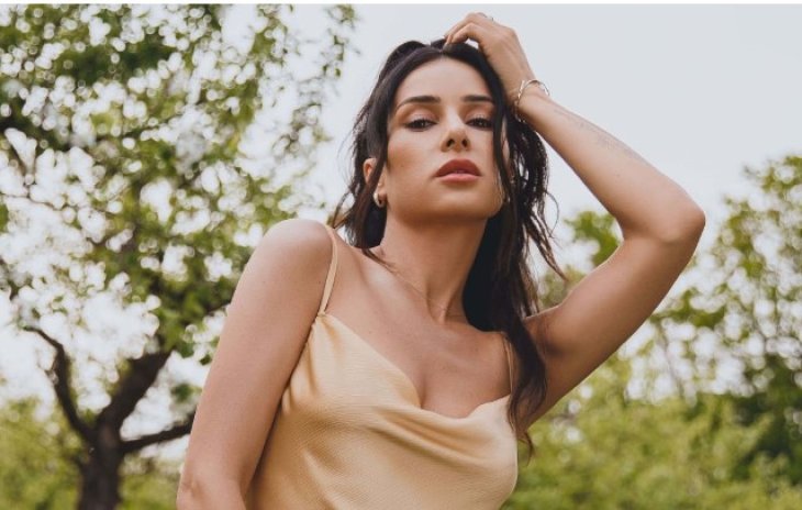 Злата Огневич показала лицо навязчивого поклонника, который выслеживает ее по отметкам в соцсетях