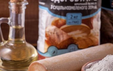 Щоб в борошні більше не заводилися жучки: як зберігати продукт правильно