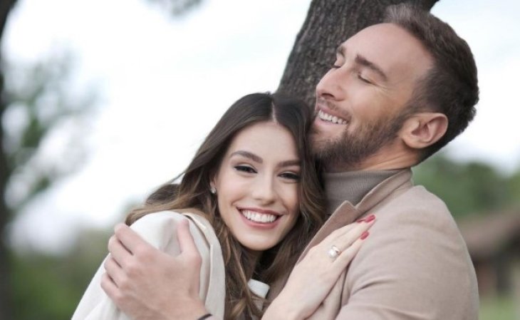 Иракли Макацария похвастался 21-летней женой в мини-шортах спустя месяц после родов