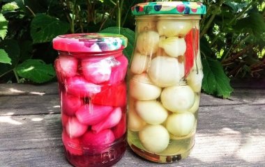 Цілі пікантні цибулинки: рецепт маринованої цибулі