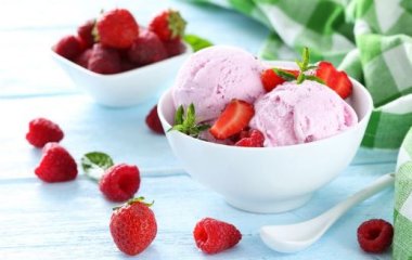 Делаем мороженное сами. Мороженое клубничное со сгущенкой