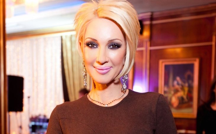 Лера Кудрявцева курит, невзирая на новорожденную дочь