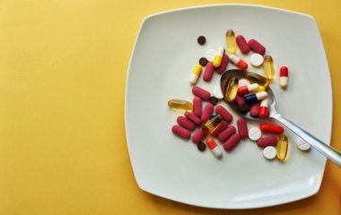 Треба додати. Навіщо потрібні БАДи та як їх вибирати