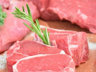 Яка частина свинини найсмачніша та найсоковитіша й коштує недорого: продавці розкрили секрет