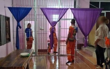 Мама побудувала для 42-річного сина камеру та замкнула його вдома: вона пояснила навіщо – фото