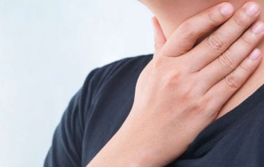 Медики назвали эффективный метод борьбы с частыми болями в горле