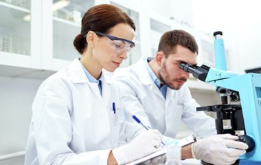 Вчені оцінили ризик зараження COVID-19 після вакцинації
