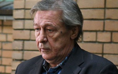 Подхватил заразу и выглядит устрашающе: У Михаила Ефремова в колонии начались проблемы со здоровьем