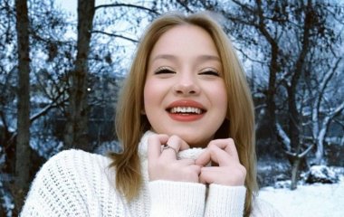 15-летняя дочь Евгения Кошевого в элегантном образе очаровала красотой