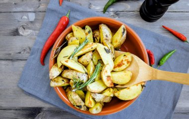 3 быстрых рецепта картофеля по-деревенски в духовке