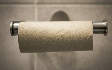 Пара опинилася на межі розлучення через туалетний папір: що стало причиною