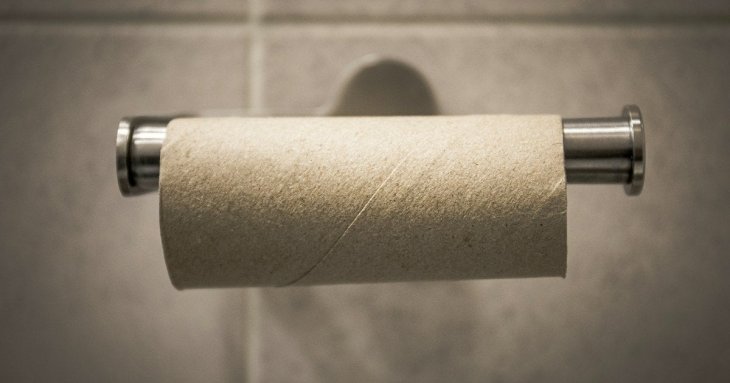 Пара опинилася на межі розлучення через туалетний папір: що стало причиною