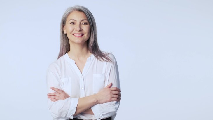 Почему появляется седина и как от нее избавиться