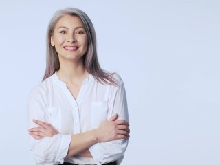 Чому з'являється сивина і як її позбутися