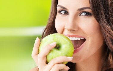 Ученые назвали лучшие продукты для здоровья полости рта и зубов