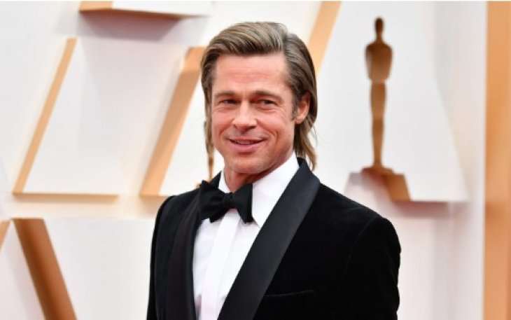 Брэд Питт отпраздновал день рождения с возлюбленной: фото