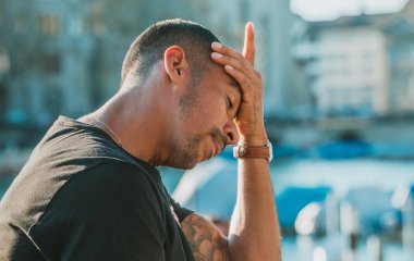 Головний біль може вказувати на небезпечні захворювання