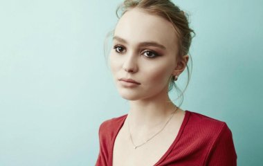 Лили-Роуз Депп появилась на обложке рождественского номера журнала Grazia